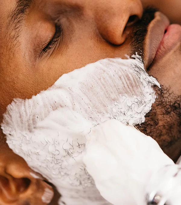 400512_Coarse_Beard_Shave_Cream_Tube_inuse