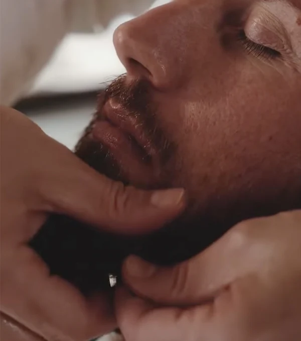 400741__Azur_Lime_Beard_Oil_in_Use