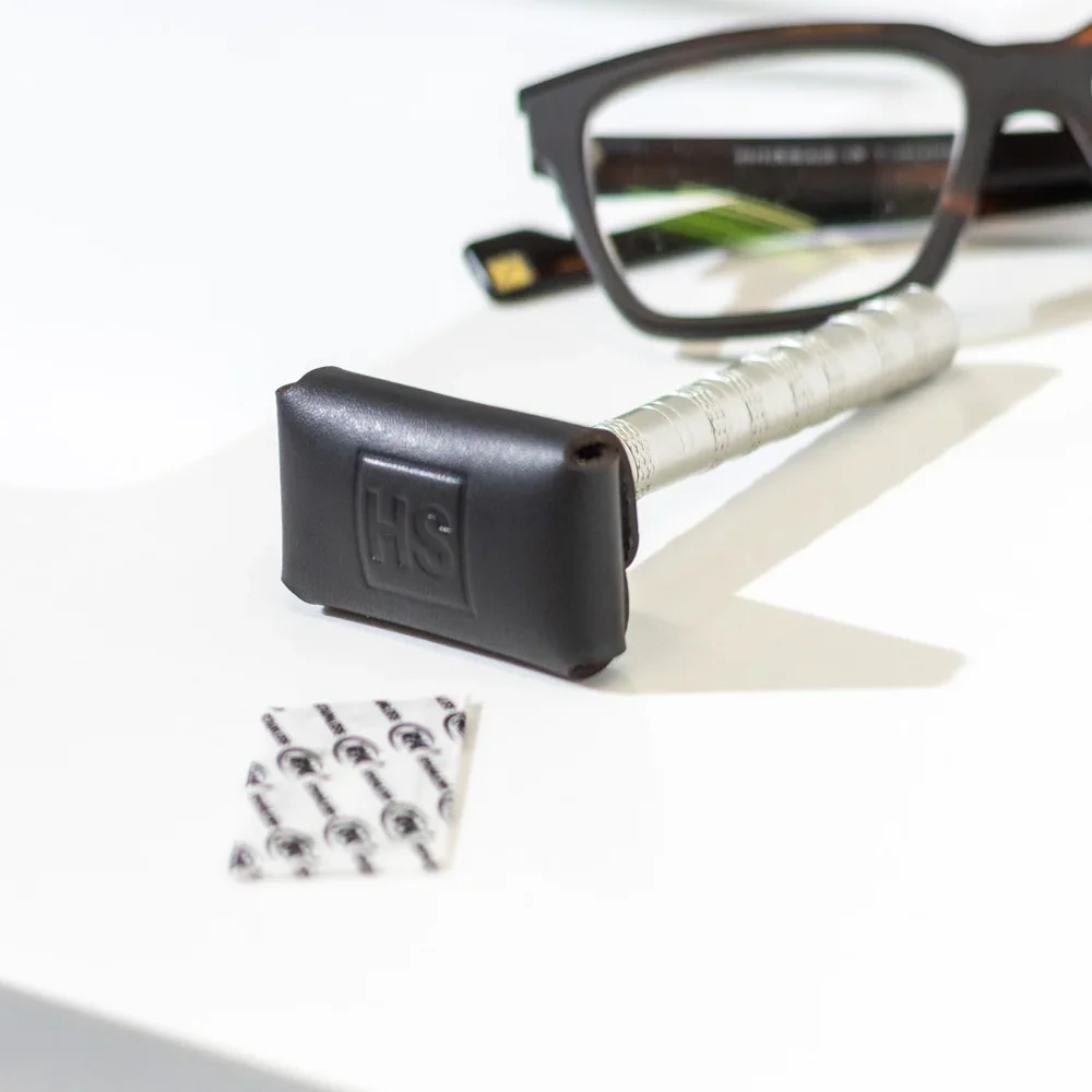 blackcover05-v2_1000x